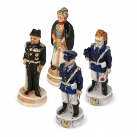 Chess pieces Carabinieri High Uniform and State Police in alabaster and resin painted by hand