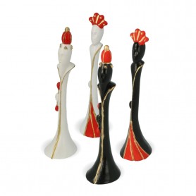 Chess pieces "Modigliani" in hand painted alabaster and resin