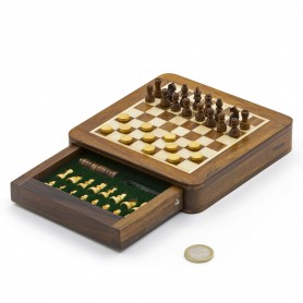 Squared magnetic chess set in natural wood - with drawer